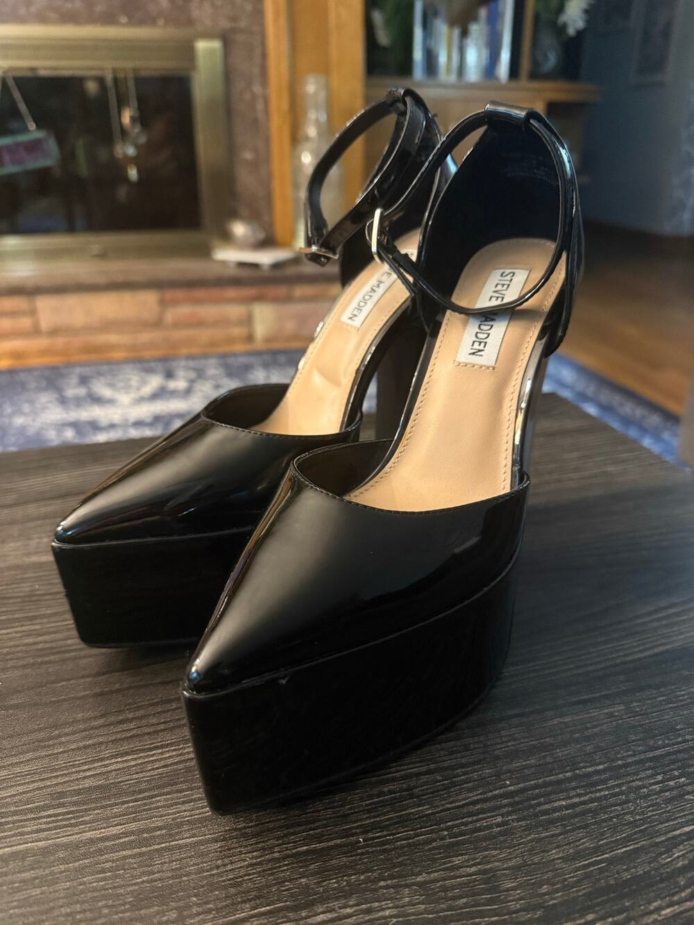 Steve Madden Prompt Pointed Toe Patent Leather Platform Pumps Sz. 6.5